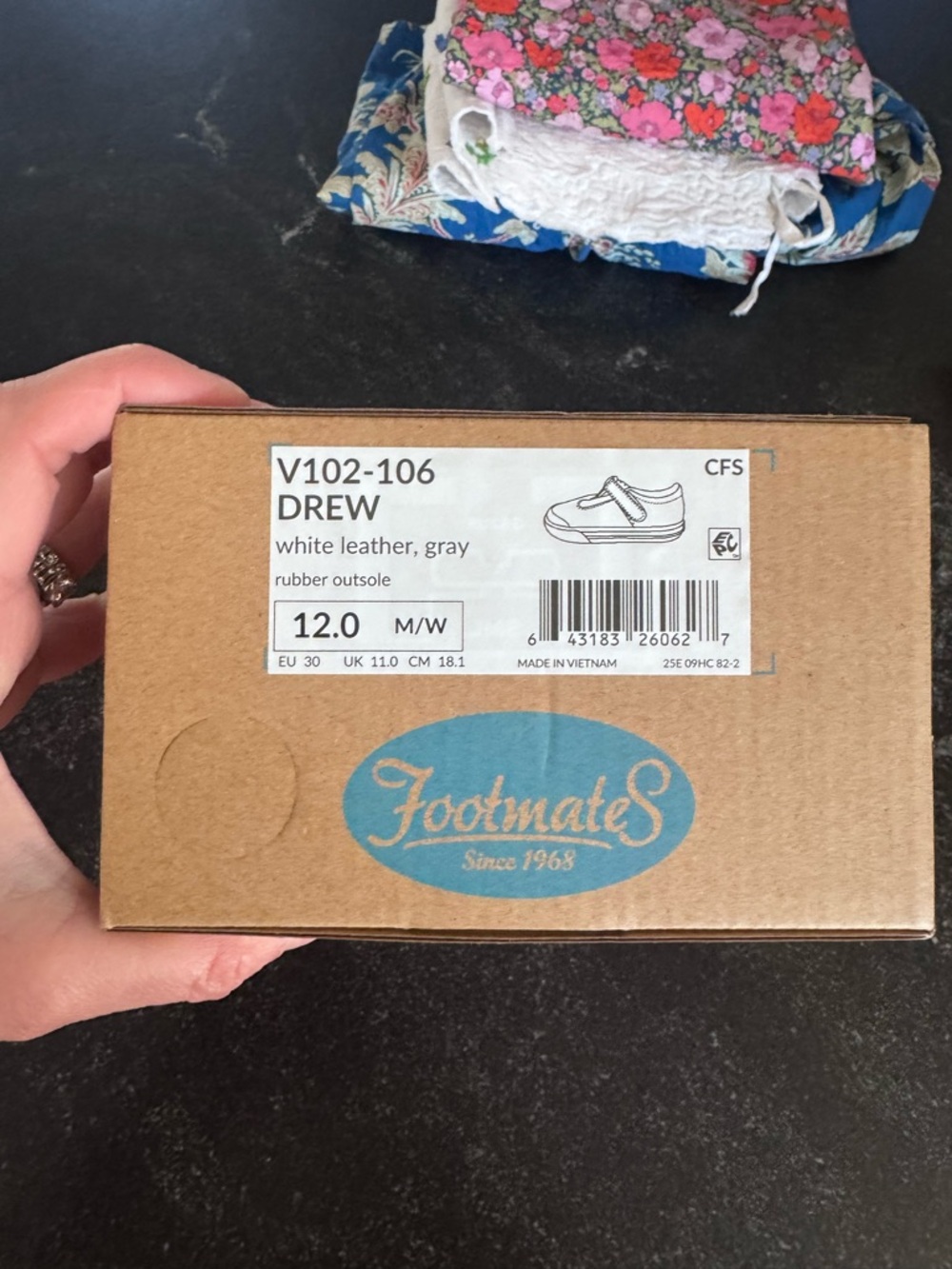 FootMates White and Brown Shoe Box with Blue Logo - Picture 2 of 3